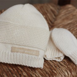 NATURES KNITS HAT AND MITTENS